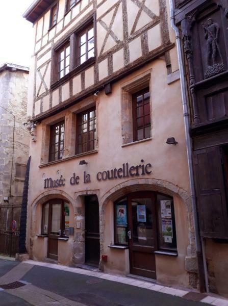 Le Medieval Thiers Exteriör bild